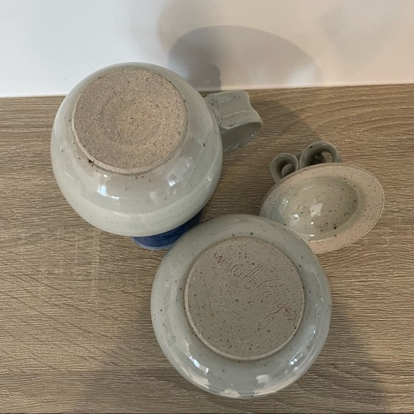 Vintage Handcrafted signed Pottery Set - Picture 5 of 10